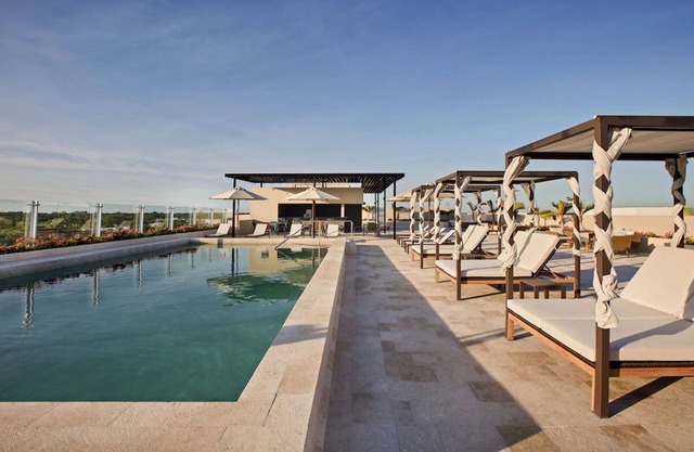 Bask in Modern Style Comfort! 4 Spacious Units w/Kitchenette, Free Parking