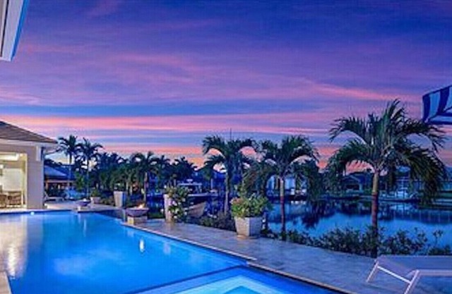 Bay Front Beach House with Open Floor Plan