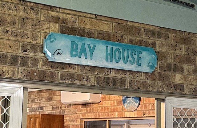 “Bay House” on the beach at Stanage Bay, with air-con & boat parking