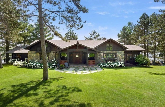 Bay Lake Log Cabin - 150 ft Lakefront, Sleeps 15, Boat Available, Patio/Firepit