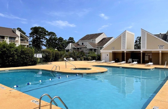 Bay Tree cozy studio with pool