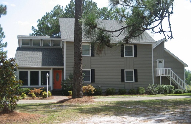 Bay Tree Lake Waterfront Near White Lake