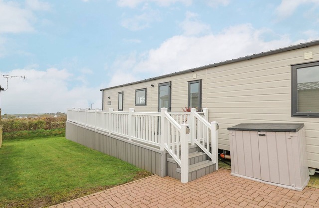 BAY VIEW (41), family friendly, character holiday cottage in New Quay