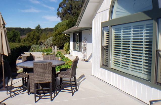 Bay View Ridge: Secluded Home w/Pool and Hot Tub