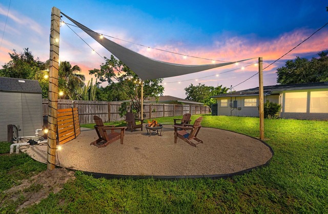 BayBreeze Cottage Family-Friendly Sleeps 6-8 Near SRQ, Ringling & Beaches