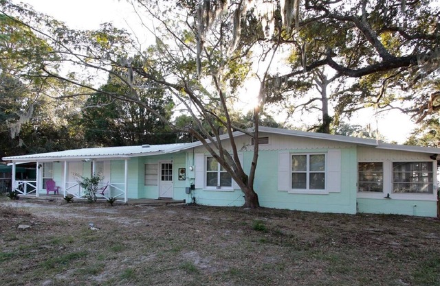 Bayfront at "Sun of a Beach"