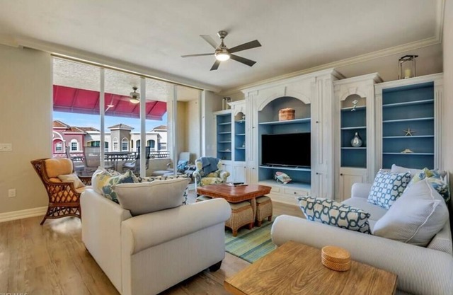 Bayfront - Fifth Av., in the heart of Naples
