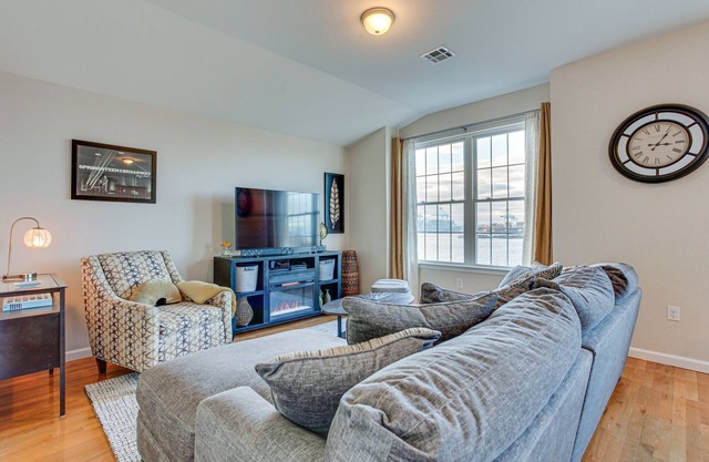 Bayfront New Jersey Escape ~ 13 Mi to Times Square