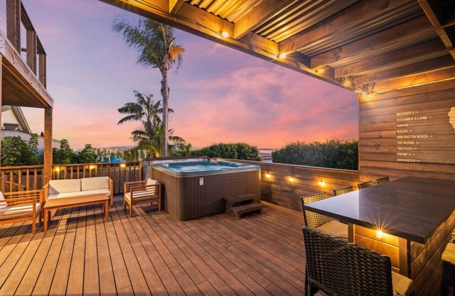 Bayview Escape with Hot Tub and Pickleball