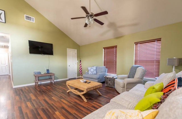 Bayview-- Waterfront with boat access Grand Isle