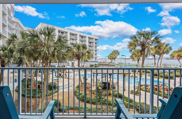 Beach Access, Pool/Hot Tub, Sleeps 5 - Vet Owned