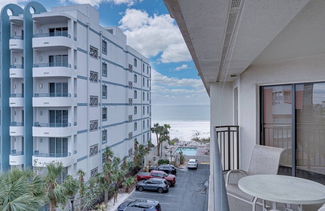 Beach Access Stay | Pool & Gulf Glimpses