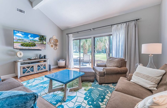 Beach Access | Racquet Club | Pet Friendly | Walk to Harbour Town | End-unit | Sea Pines