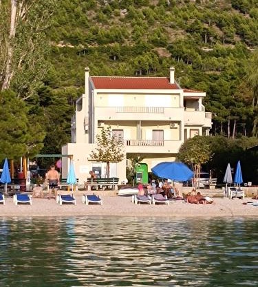 Beach apartments Promajna