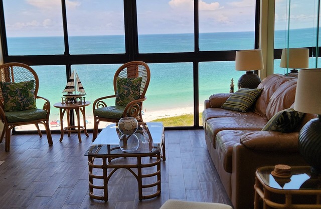 BEACH BALCONY HEATED POOL SPA Grill WIFI W/DnDISCOUNT SEP OCT DEC FEB 28-MAR 28