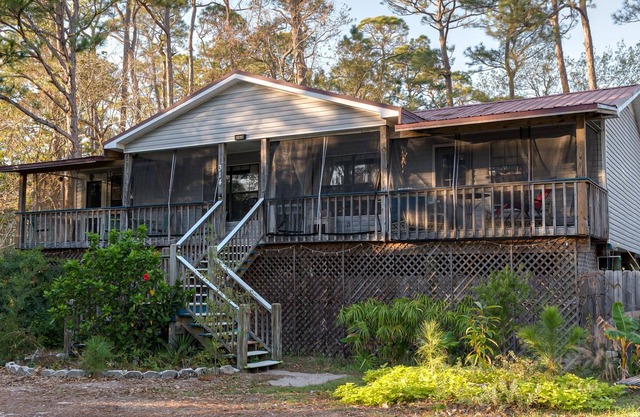 Beach Boho - Pet Friendly! Prime Location Close To The Bird Sanctuary, Bike Path, Billy Goat Hole Boat Launch As Well As The Mobile Bay Ferry! 2 Bedroom Apts by Redawning