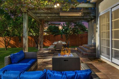 Beach Breeze Bungalow 1 Miles To Beach Cozy