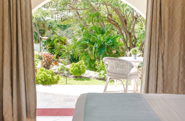Beach Escape! Close to Heywoods Beach and Godings Bay Beach! Outdoor Pool!