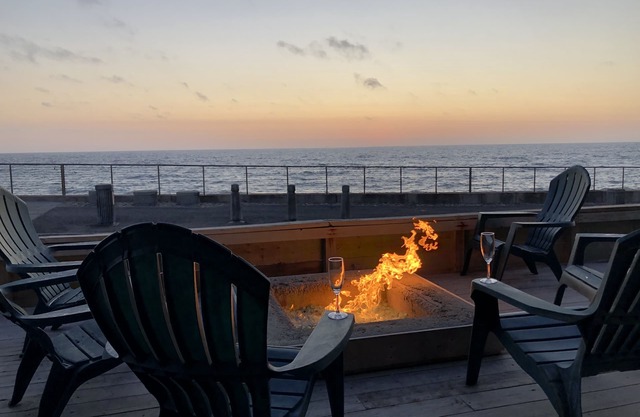 Beach Front 6000SF 10b/6bth Luxury House 7 Miles to SF