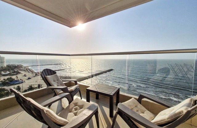 Beach front condo with ocean view apartment in zona turística