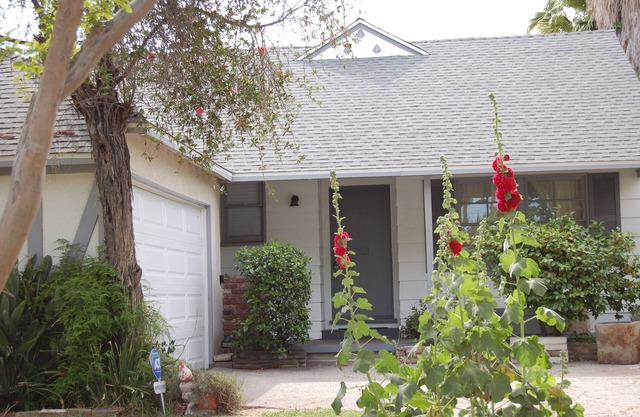 Beach House In Sherman Oaks!