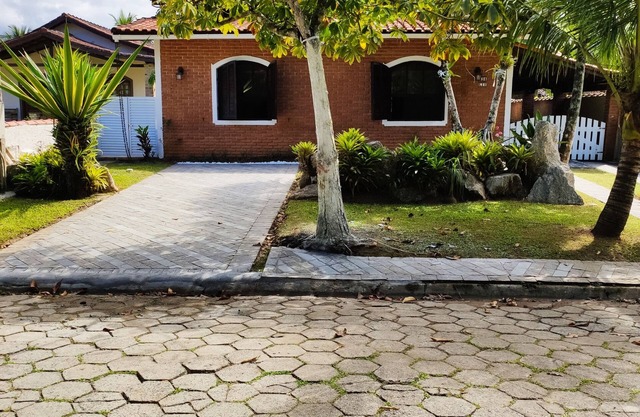 Beach house, leisure and security 150 km from São Paulo