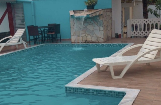 Beach house with pool, weekends and holidays