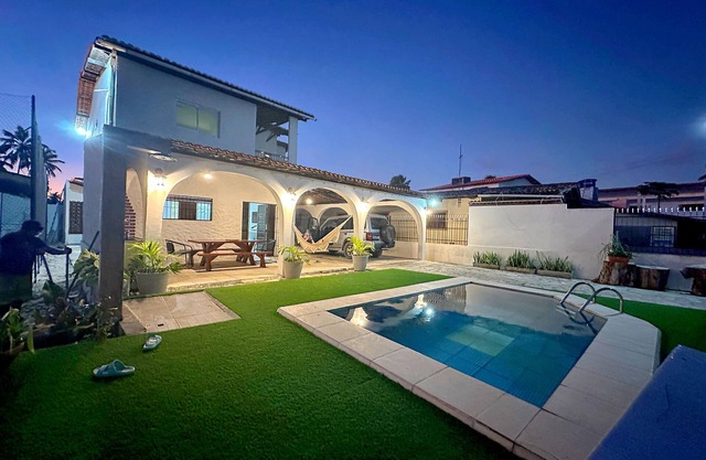 BEACH HOUSE WITH WI-FI/POOL/GRILL