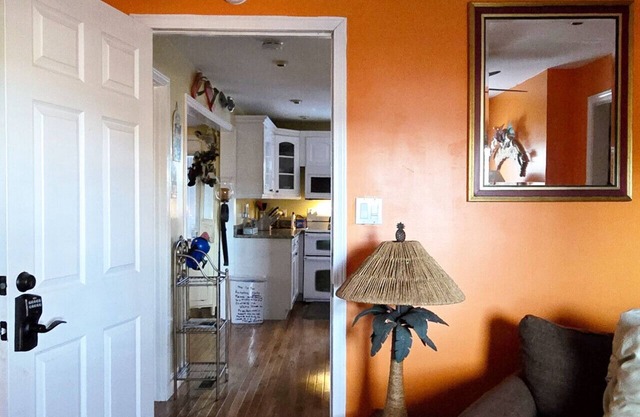 Beach Suite minutes to beaches & base at The White House on Freedom Way 1 person