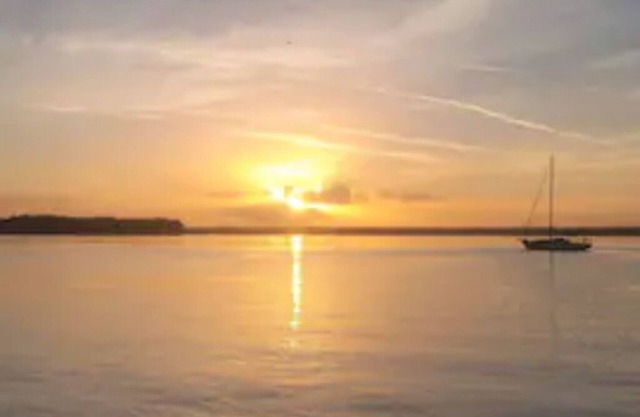 Beach Vibes *King & Queens Beds Free Wifi