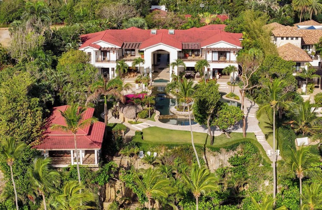 Beach Villa specializing in weddings, milestone & corporate events.