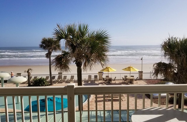 Beachfront 1-bedroom1 bath 680 squft. condo steps to Daytona Beach