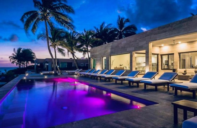 Beachfront All Inclusive Luxe Playacar Phase I - 7 BR.