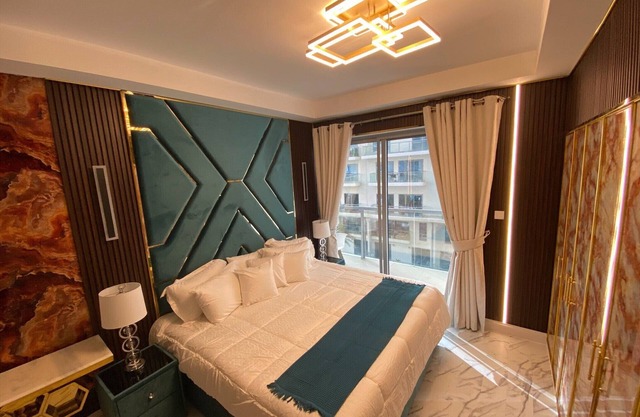 Beachfront Apartment with Luxurious King-size bed Marjan Island Living UAE Dubai