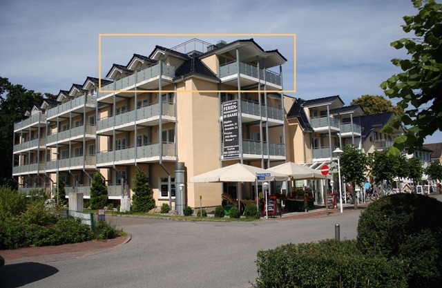 Beachfront apartment with sea views, beach chair by the sea, parking at the house