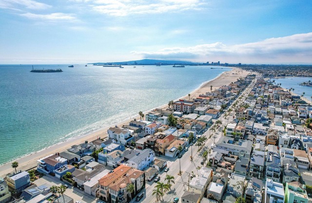 Beachfront Bliss: Your Ideal Home by the Waves