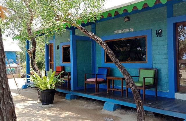 Beachfront Cendana Cottage