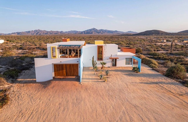 Beachfront Community - Villa 8 Guests