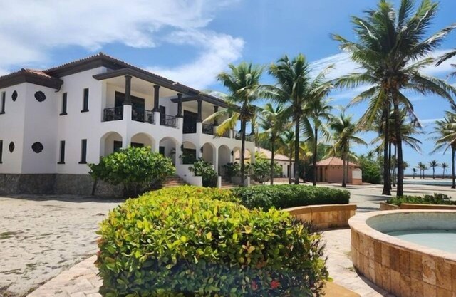 Beachfront Condo directly on the private beach - Ground Floor