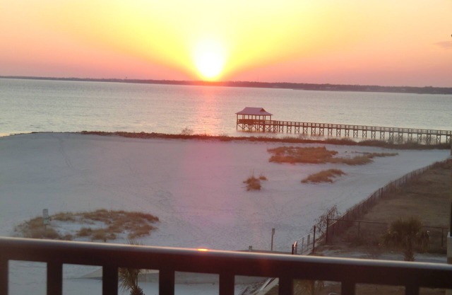 BeachFront Condo. Huge Balconies-No Fees by Owner