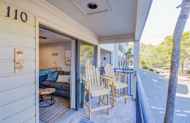 Beachfront Escape w Balcony+Pool