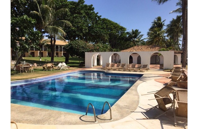 Beachfront flat with 3 bedrooms and in the main village of Praia do Forte