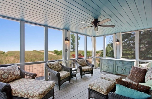 Beachfront, Gorgeous 5 Bedroom Home in Michigan City, IN (Sleeps 14)