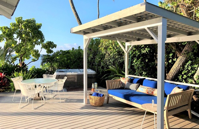 Beachfront | Hot Tub | A/C | BBQ | Honolulu |5-7 NIGHT STAYS PERMITTED