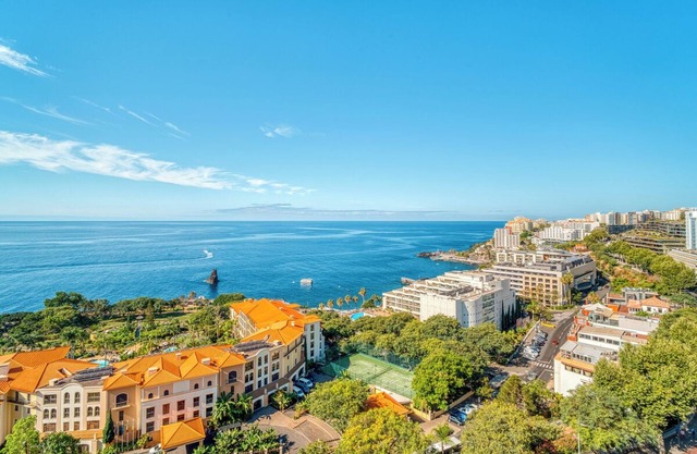 Beachfront Hotel with Private Balcony, Sea View, Outdoor Pool and Spa!