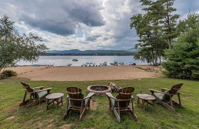 Beachfront/Lakefront/Mountain-view Chalet