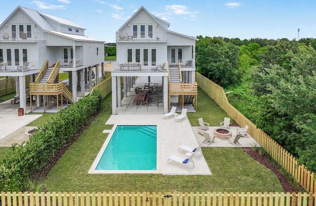 Beachfront Oasis - Private Pool + High End Finishes