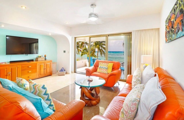 Beachfront Paradise 2 BR in Puerto Aventuras