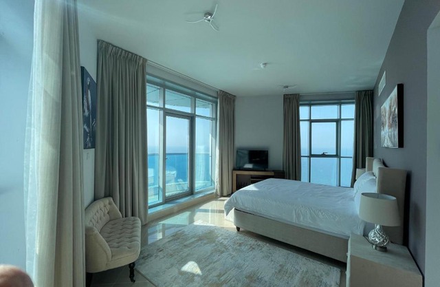 Beachfront paradise just minutes from Dubai