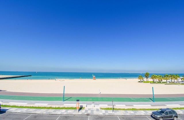 Beachfront Villa - 7 BR + Maids Room on Kite Beach